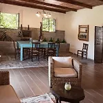 Colle Cucchiara 4* كاسينو